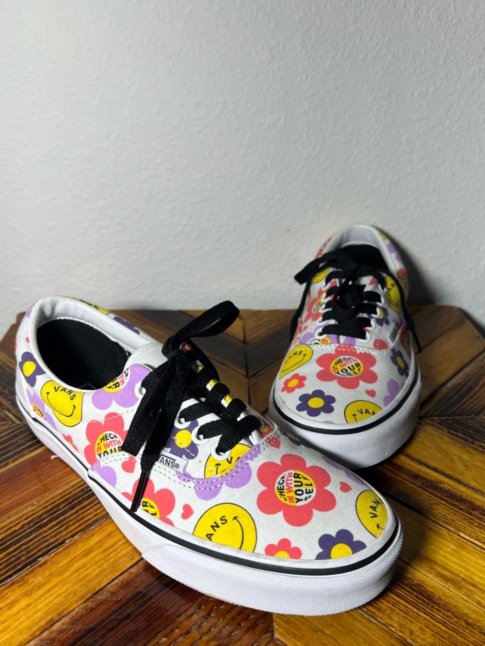 NWOT Vans Multi Floral & Smiley Low-Top Sneakers, Hippie Boho, Womens 8.5 - Picture 2 of 7